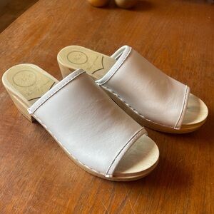 No 6 Daria clogs on mid heel